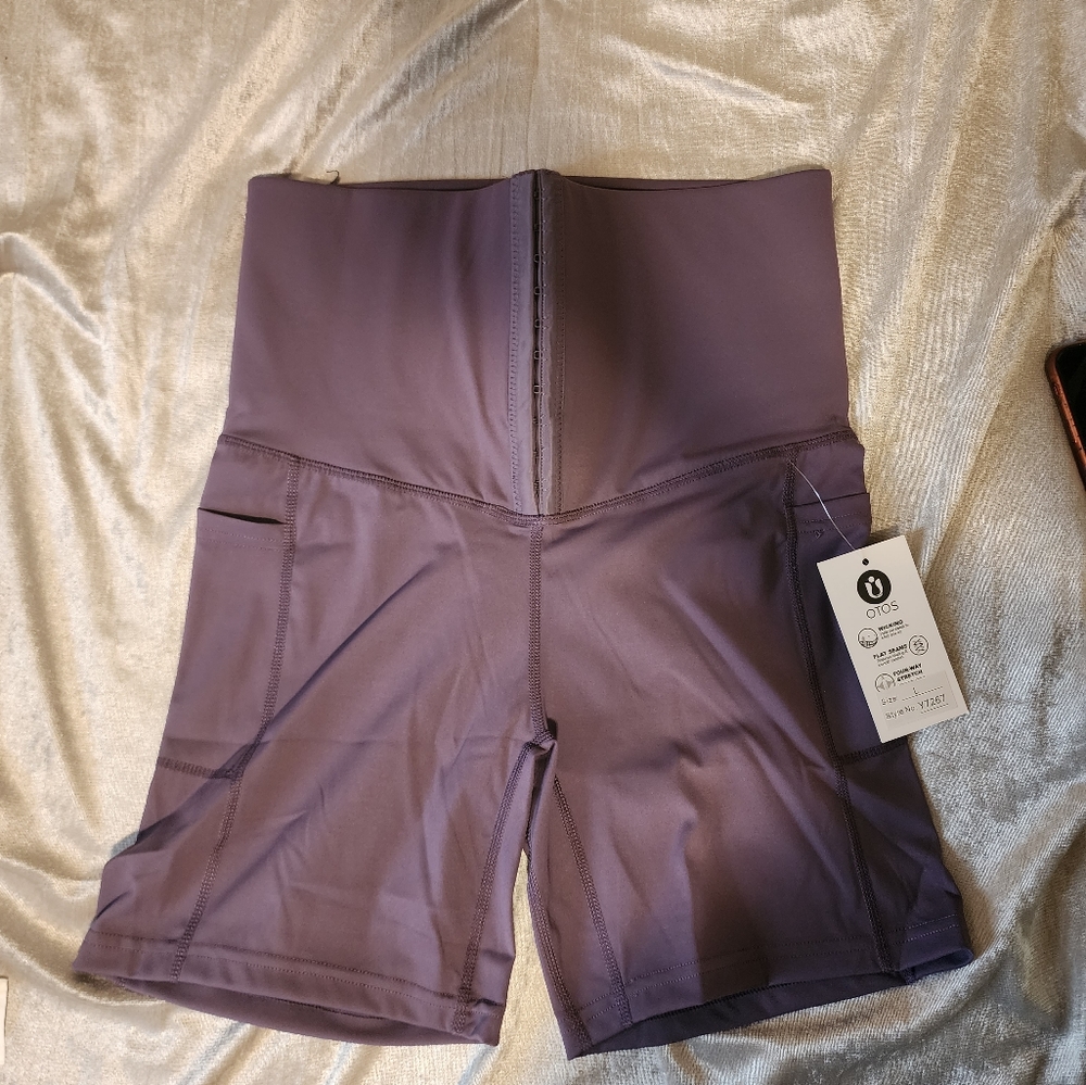 Cellphone pocket workout short Wicking pulls out sweat to keep you dry!!!
